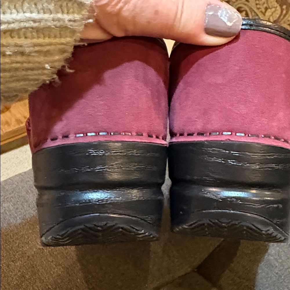 Dansko Women's Burgundy Mules with Bow Size 38 - Picture 3 of 4